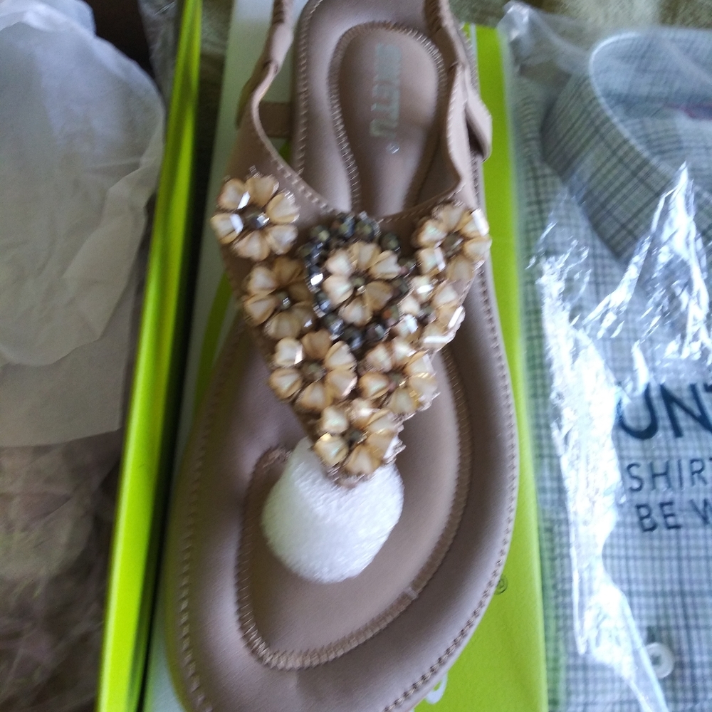 Sandals - Picture 2 of 3